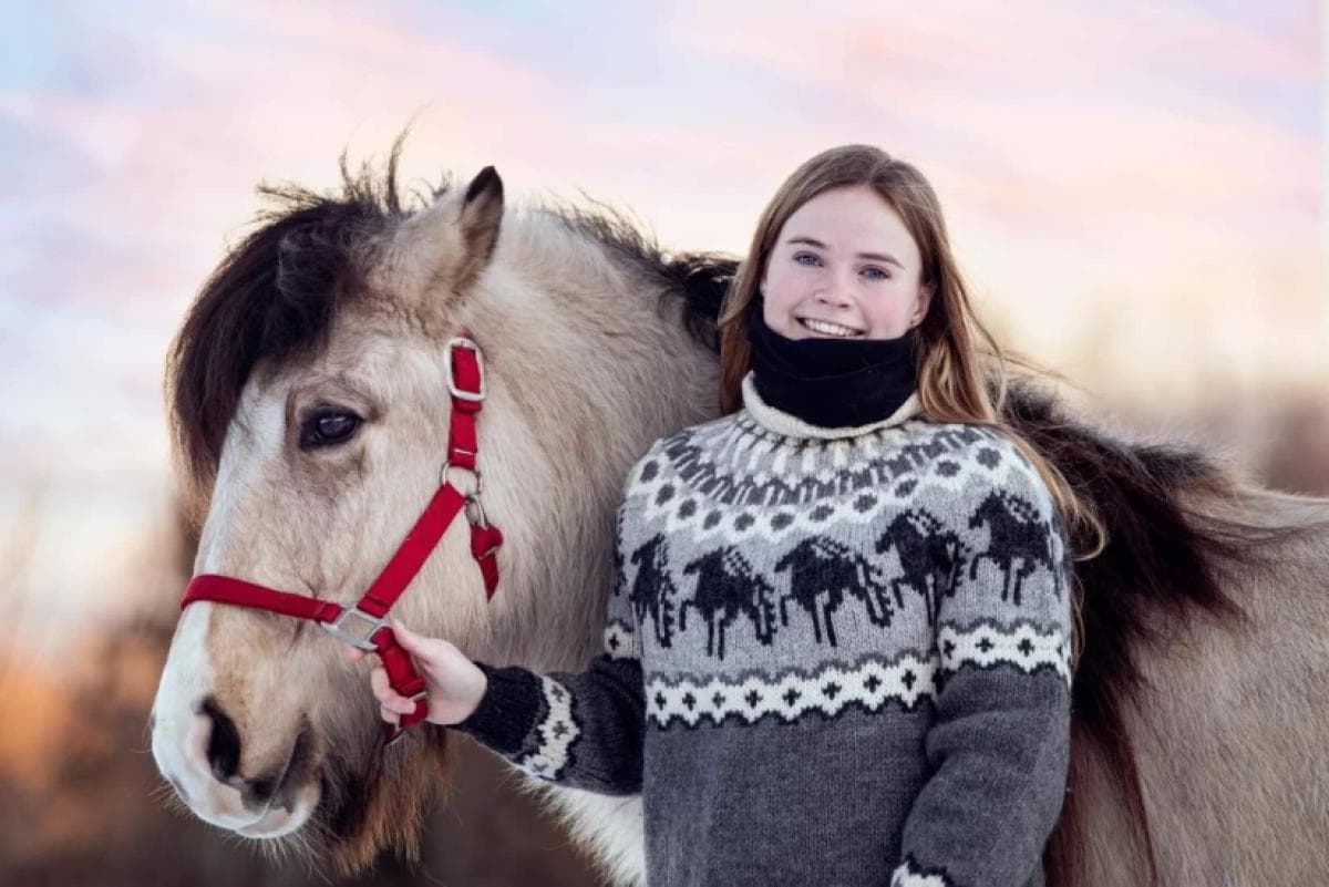 Köpte gård ensam som 25-åring – Ingrid gör hobby till levebröd