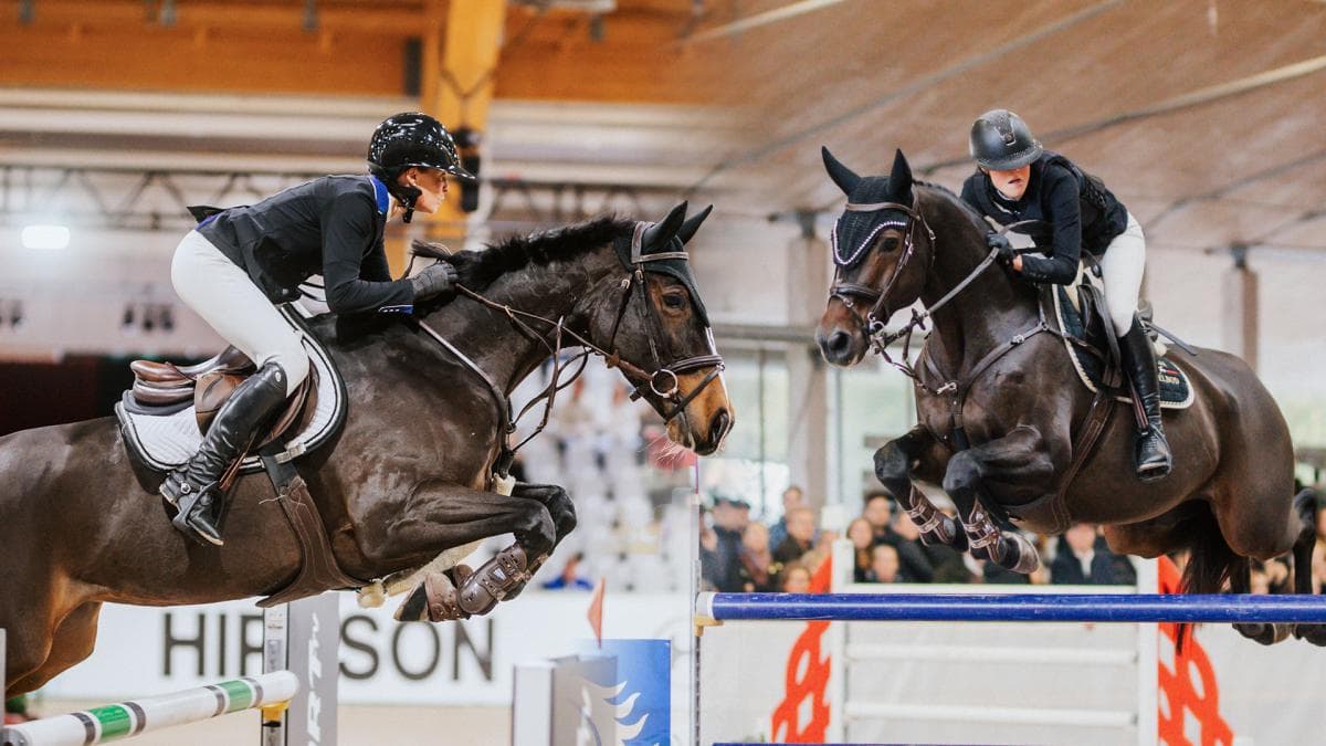 Anna Olsson tar över SM-ledningen – Ella Löfqvist nära nytt guld
